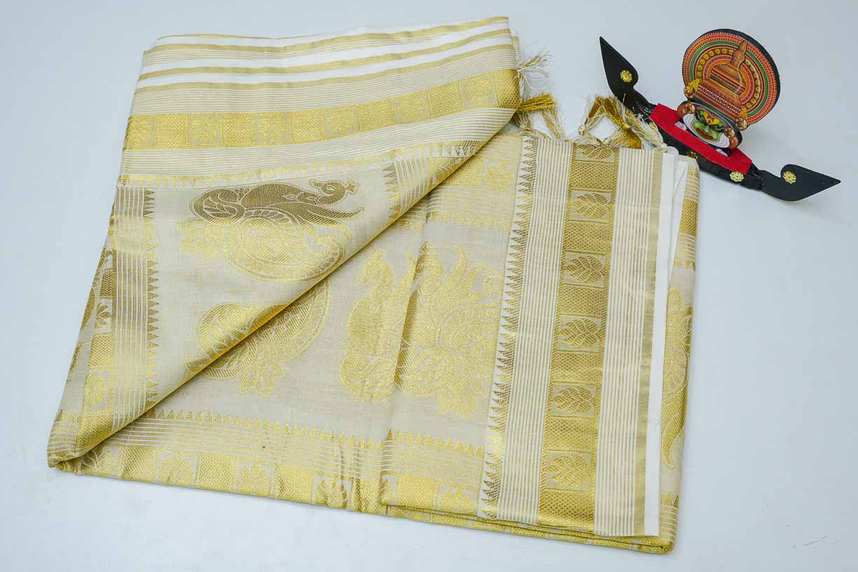 Handloom Saree With Golden Design