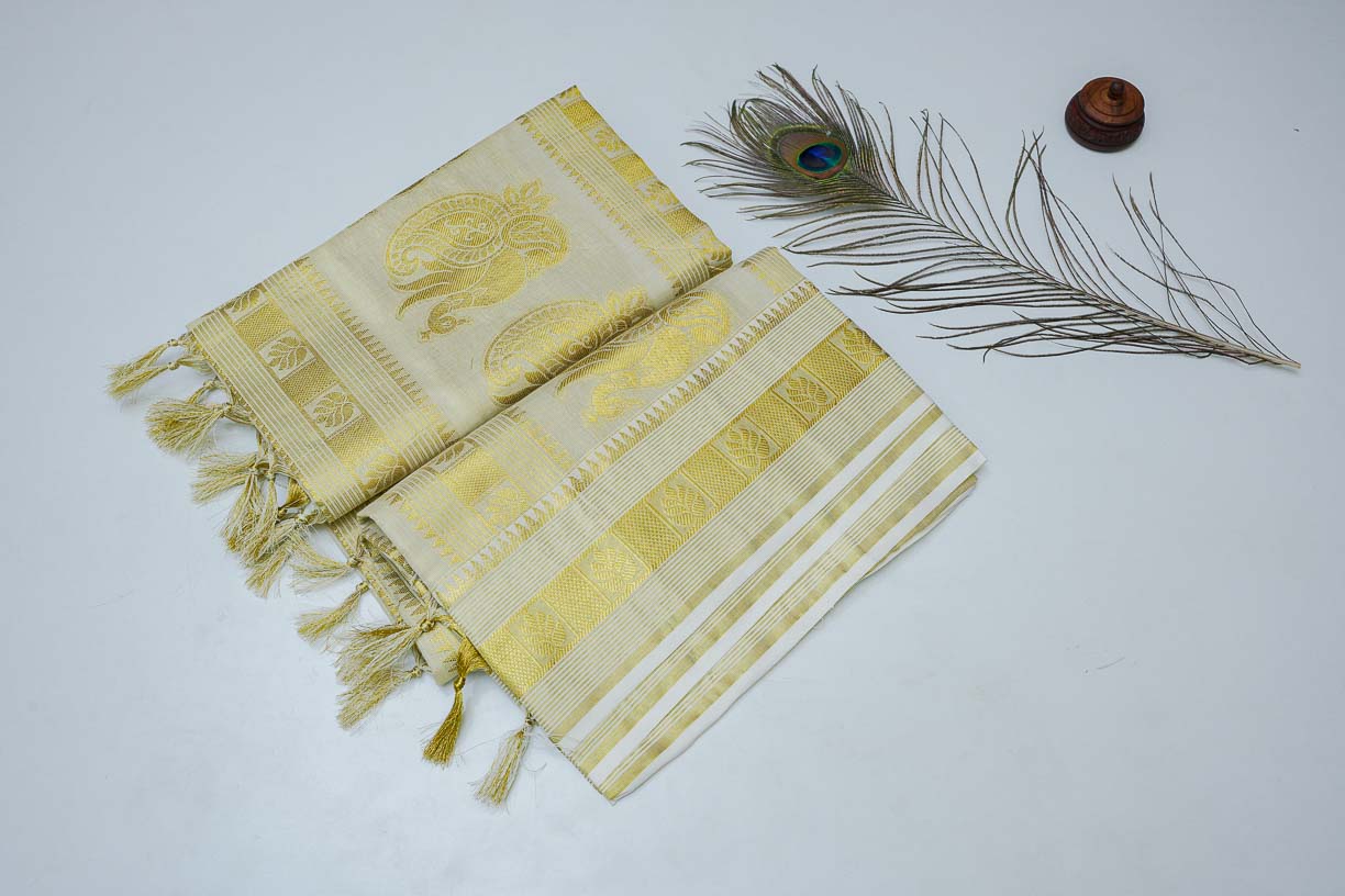 Handloom Saree With Golden Design