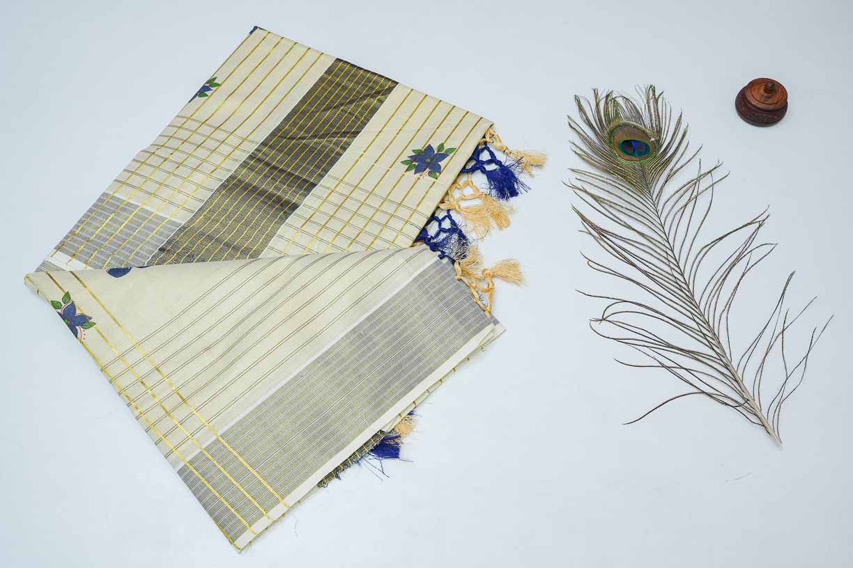 Handloom Saree with Flower Design