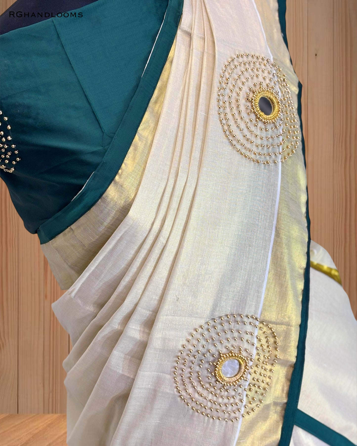 Kerala Traditional Dhavani Set
