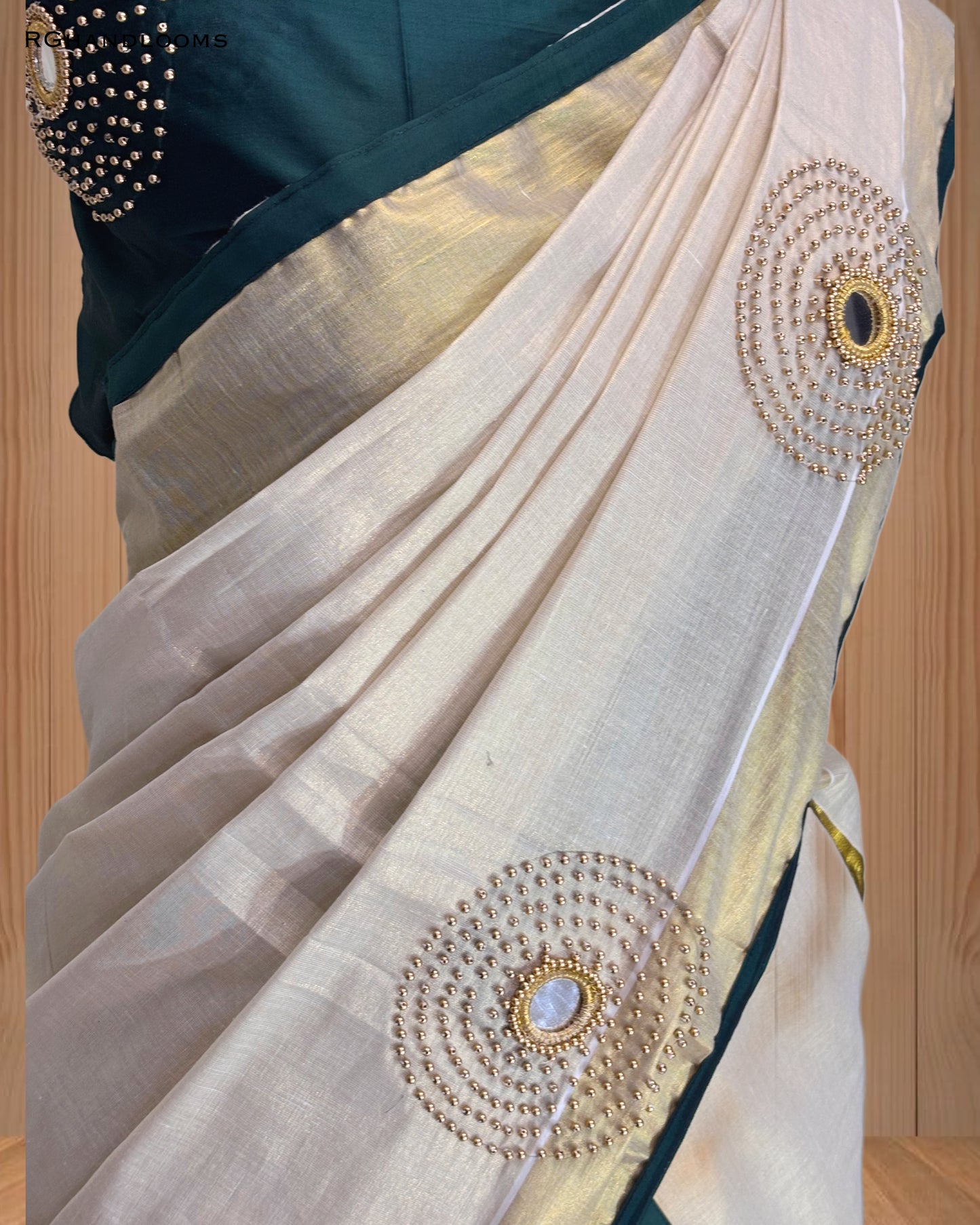 Kerala Traditional Dhavani Set