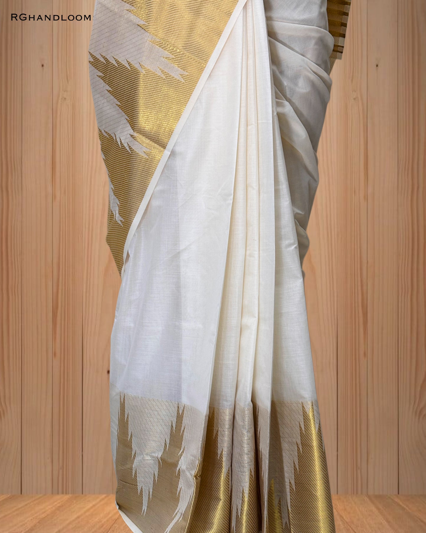 handloom saree featuring a classic temple border