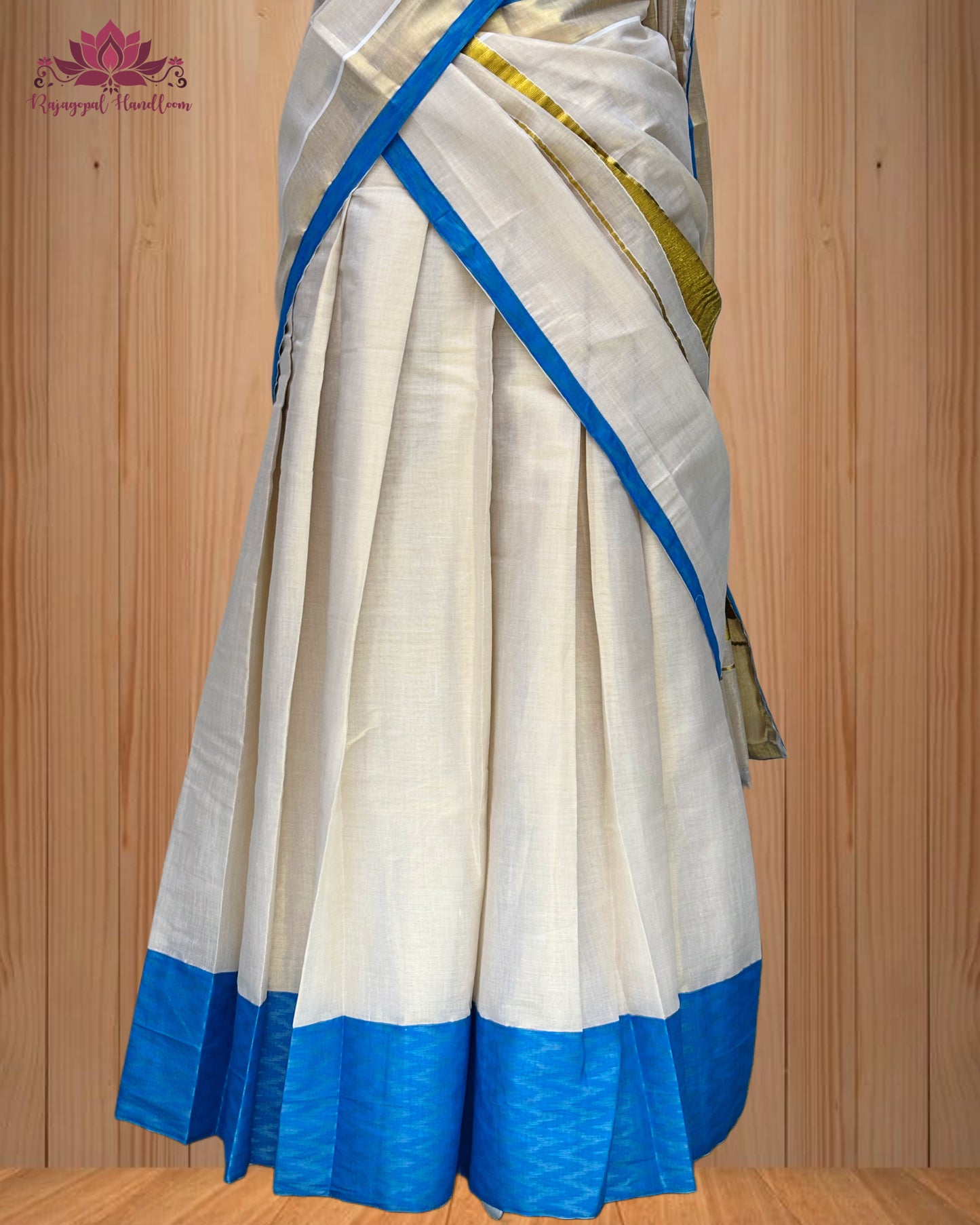 Dhawani Set with a stunning blue border