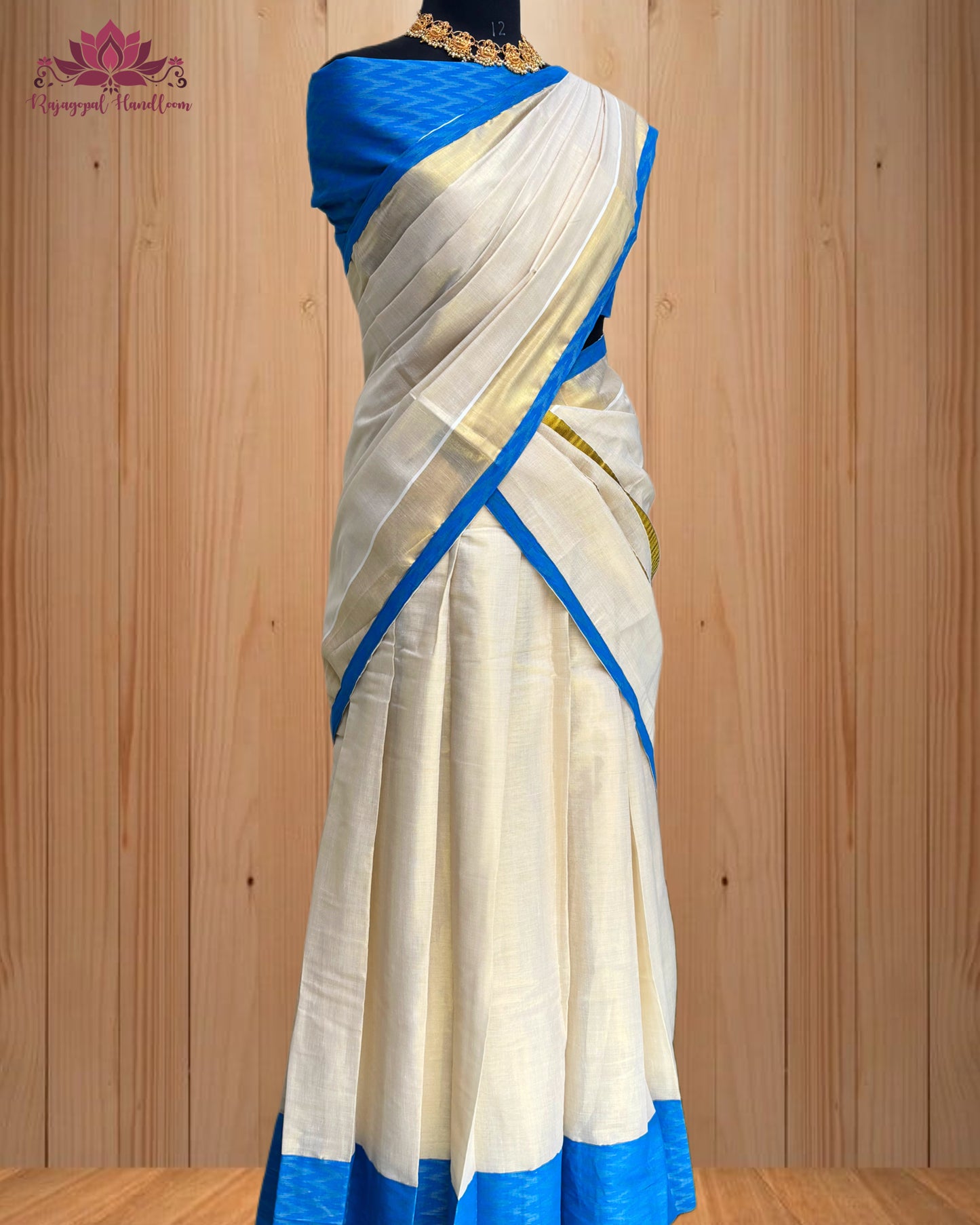 Dhawani Set with a stunning blue border