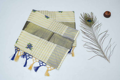 Handloom Saree with Flower Design